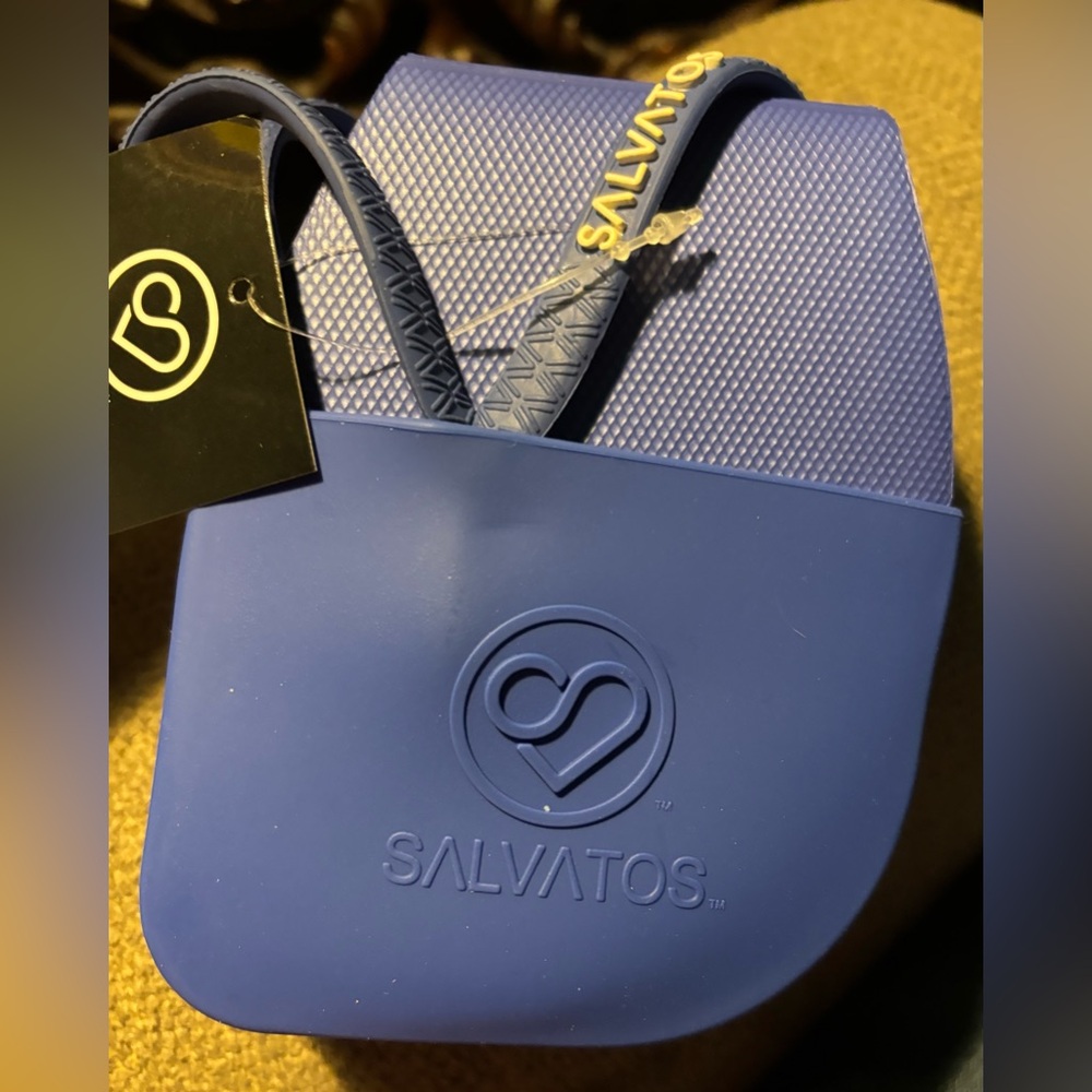New Salvatos Portable Folding Flip Flop, White or Blue - Picture 2 of 13